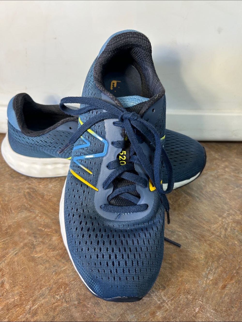 New Balance Men’s 520 V8 Tech Run Running Shoe Blue. Sz 8
M520CN8